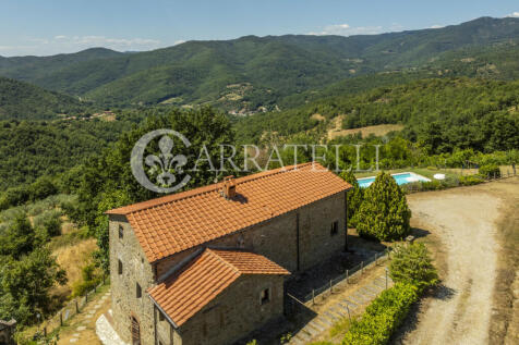 Casale con piscina e