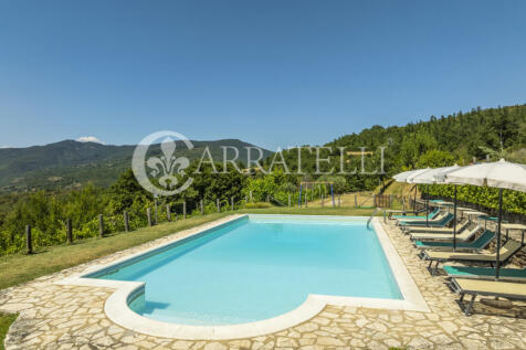 Casale con piscina e