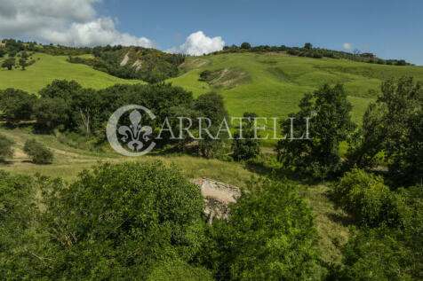 Rudere in campagna a