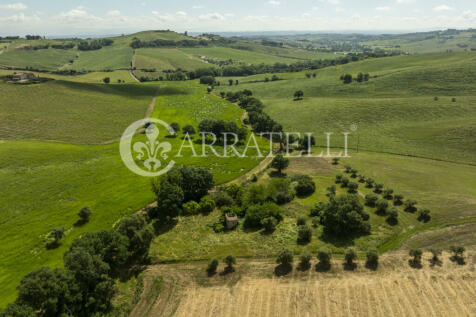 Rudere in campagna a