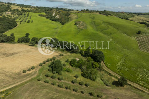 Rudere in campagna a