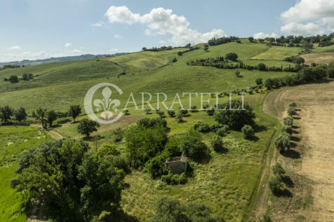 Rudere in campagna a