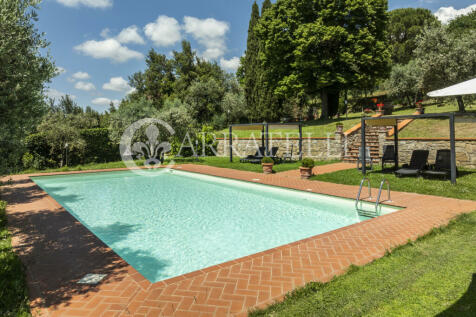 Casale con piscina p