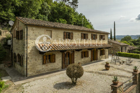 Volterra casale con 