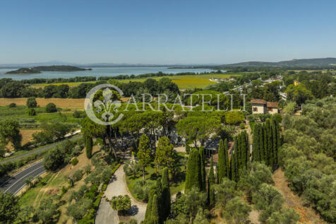 Trasimeno villa con 
