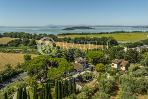 Trasimeno villa con 