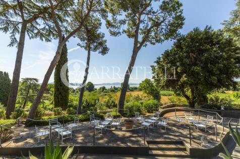 Trasimeno villa con 