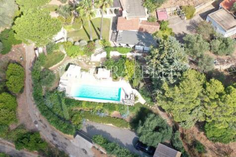 villa con piscina al