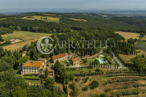 Tenuta con villa sei
