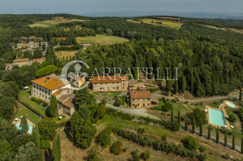 Tenuta con villa sei