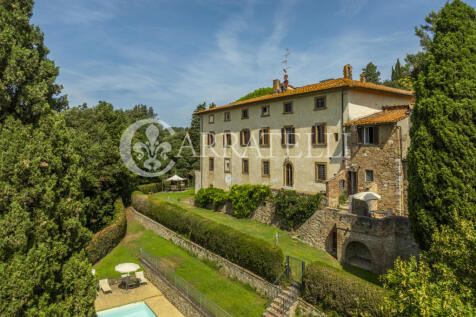Tenuta con villa sei
