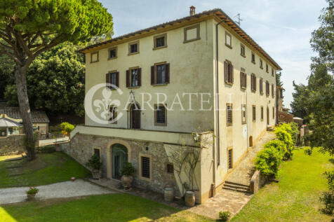 Tenuta con villa sei
