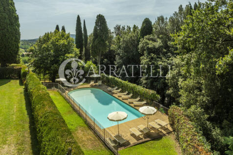 Tenuta con villa sei