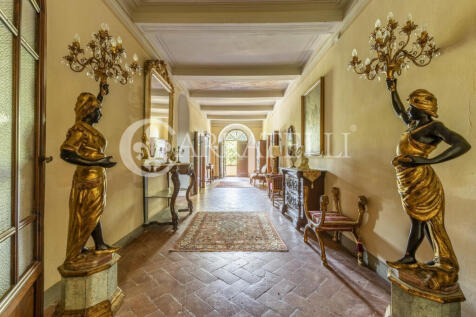 Tenuta con villa sei