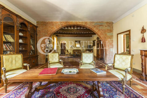 Tenuta con villa sei