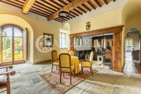 Tenuta con villa sei