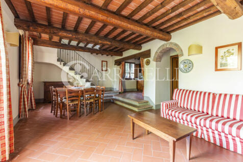 Tenuta con villa sei