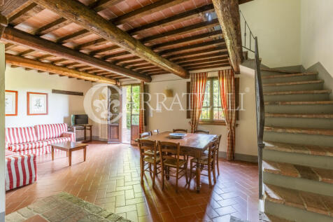 Tenuta con villa sei