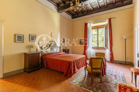 Tenuta con villa sei