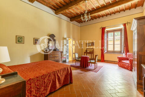 Tenuta con villa sei