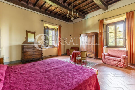 Tenuta con villa sei