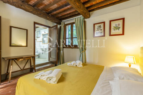 Tenuta con villa sei