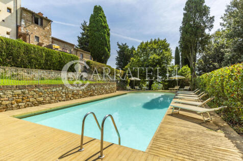 Tenuta con villa sei
