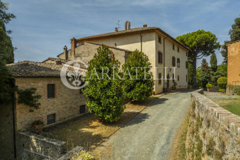 Tenuta con villa sei