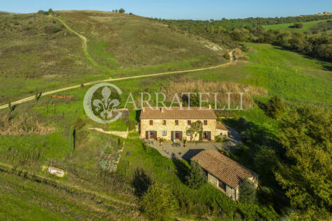 Antico casale con an