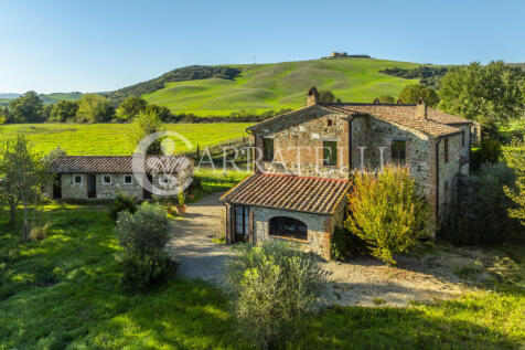 Antico casale con an