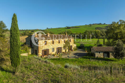 Antico casale con an