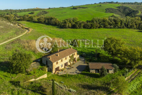 Antico casale con an