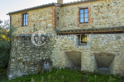 Antico casale con an