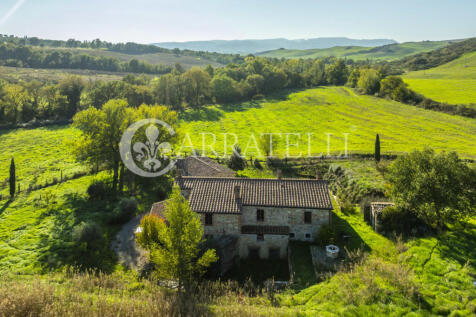 Antico casale con an