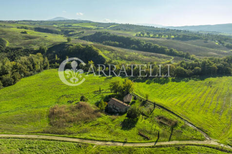 Antico casale con an