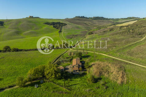 Antico casale con an