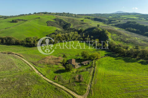 Antico casale con an