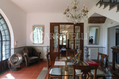 Prestigiosa villa a 