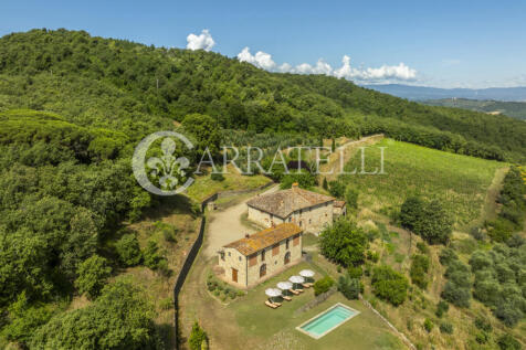 Arezzo casale in pie