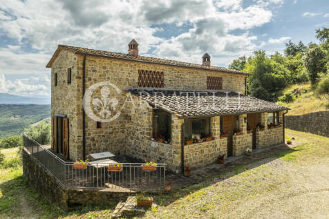 Arezzo casale in pie