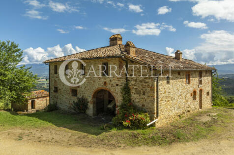 Arezzo casale in pie