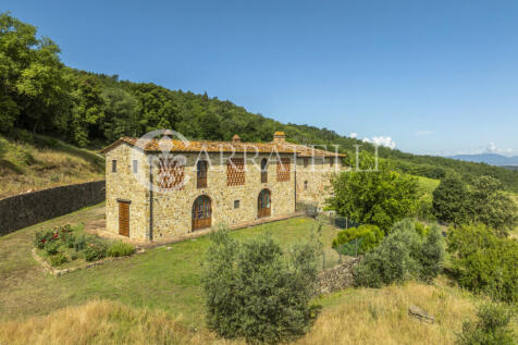 Arezzo casale in pie
