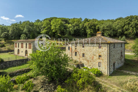 Arezzo casale in pie