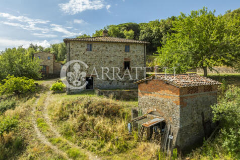 Arezzo casale in pie