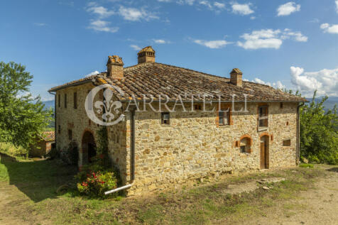 Arezzo casale in pie