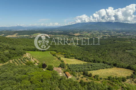Arezzo casale in pie