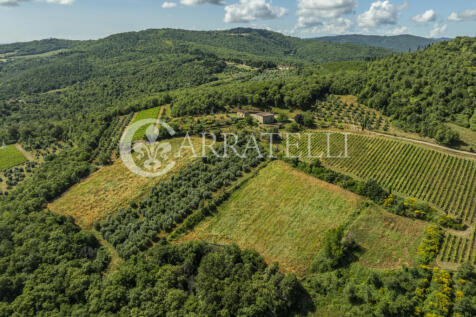 Arezzo casale in pie
