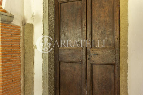 Arezzo casale in pie