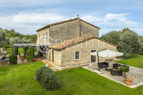 Casale d arte vicino