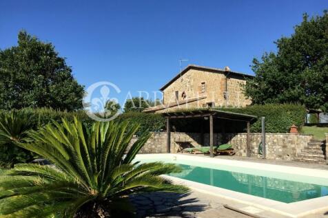 Casale in pietra con